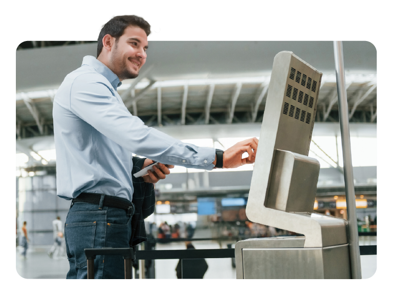 Usuario haciendo en checkin en un aeropuerto