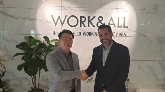 apreton de manos FacePhi y Corea del Sur