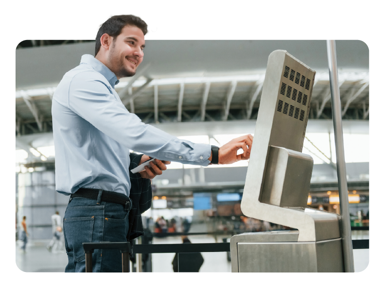 Usuario haciendo en checkin en un aeropuerto