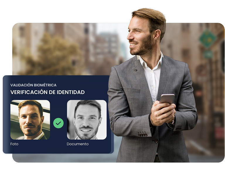 Usuario de la tecnología de Facephi con un móvil. Una ventana superpuesta muestra el proceso de verificación exitoso